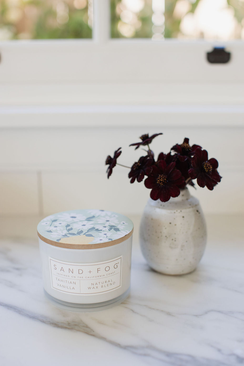 Signature Tahitian Vanilla 12 oz scented candle