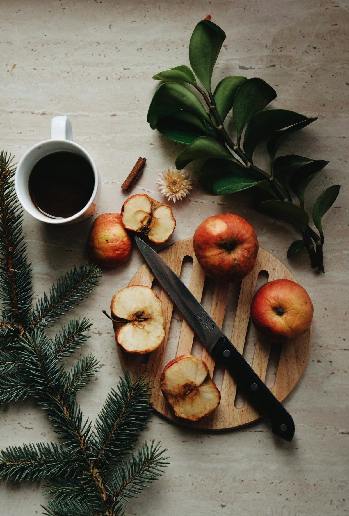 Signature Apple Spice 12 oz scented candle
